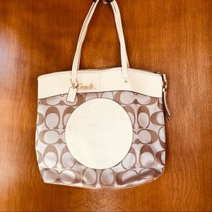 NWT: LG COACH PURSE 👜